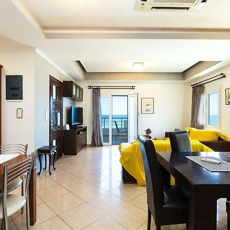 Beachfront Apartment 罗希姆诺 外观 照片