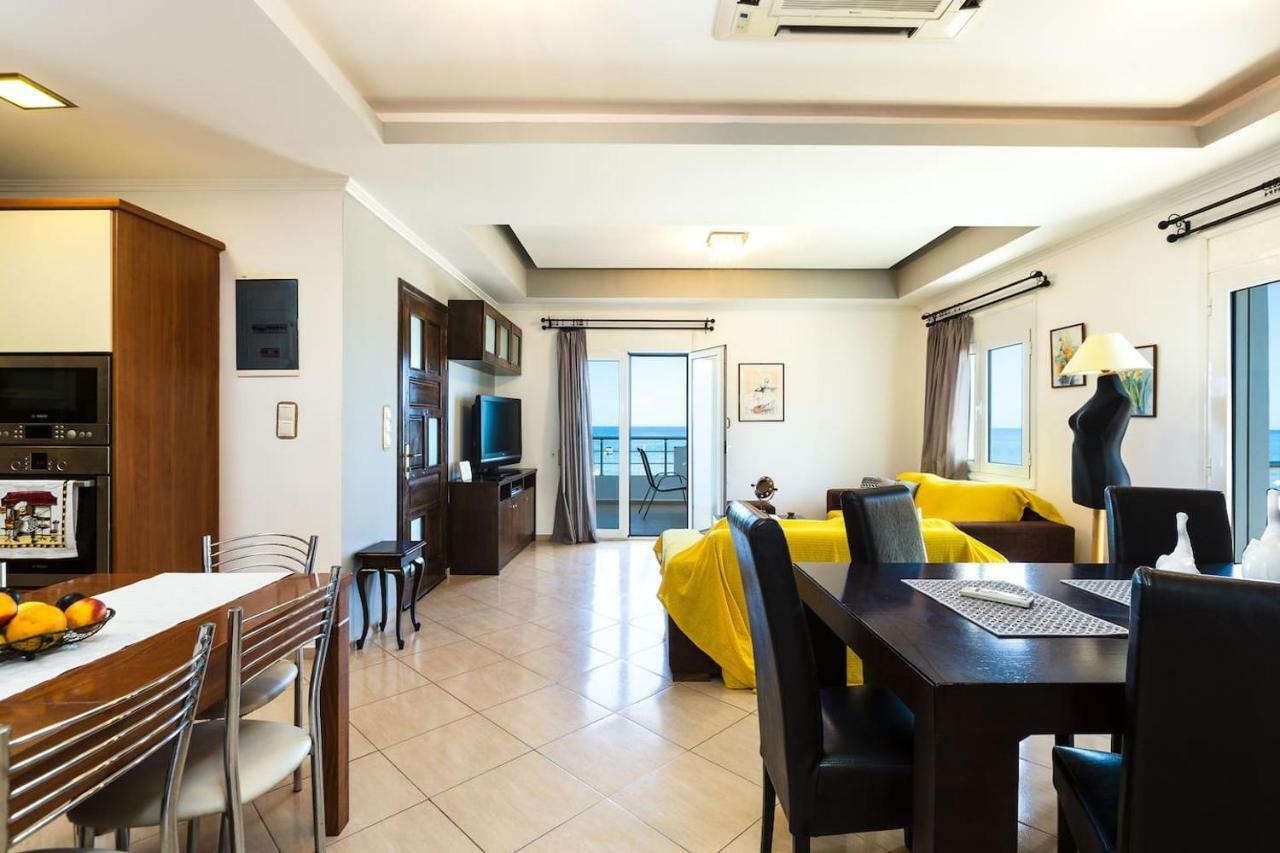 Beachfront Apartment 罗希姆诺 外观 照片