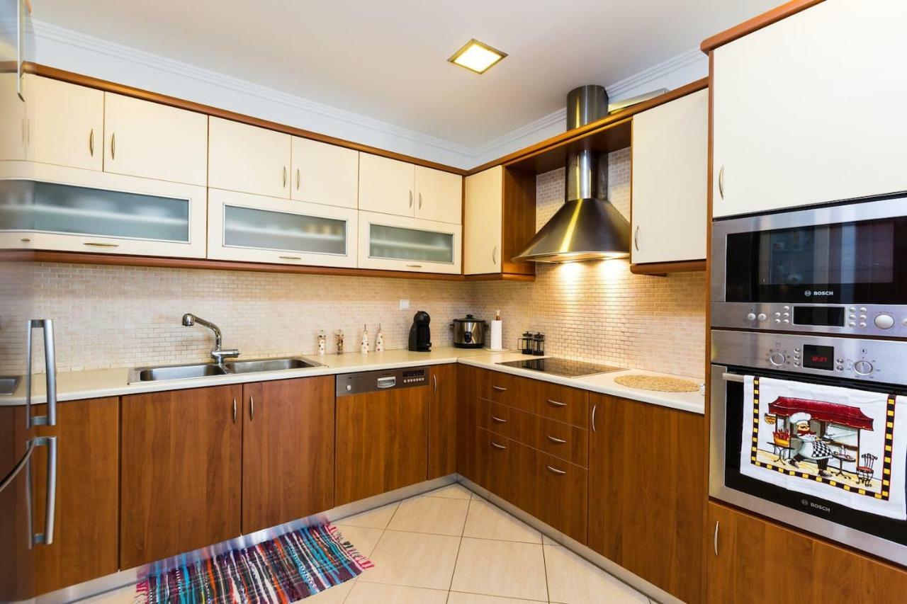 Beachfront Apartment 罗希姆诺 外观 照片