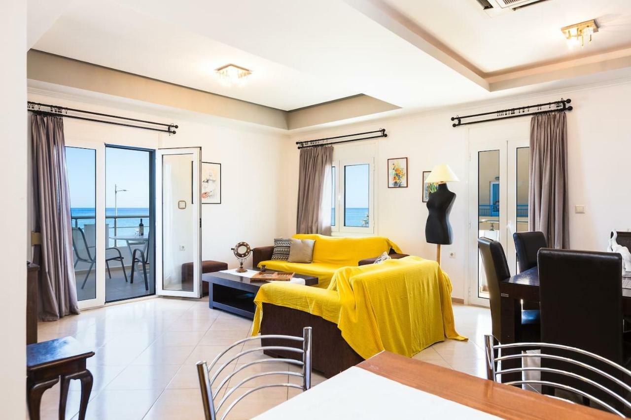 Beachfront Apartment 罗希姆诺 外观 照片